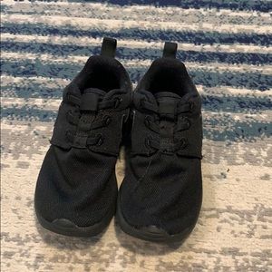 Nike boys shoes -10C